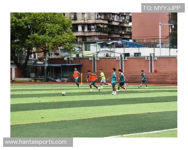 广州足球队在邀请赛中的战术表现分析与点评探讨